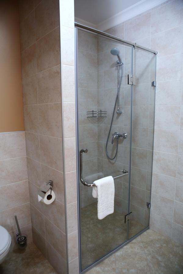 Hotel Aner Asztana Kültér fotó