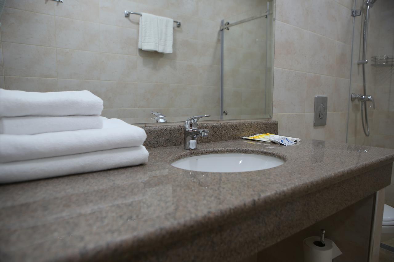 Hotel Aner Asztana Kültér fotó