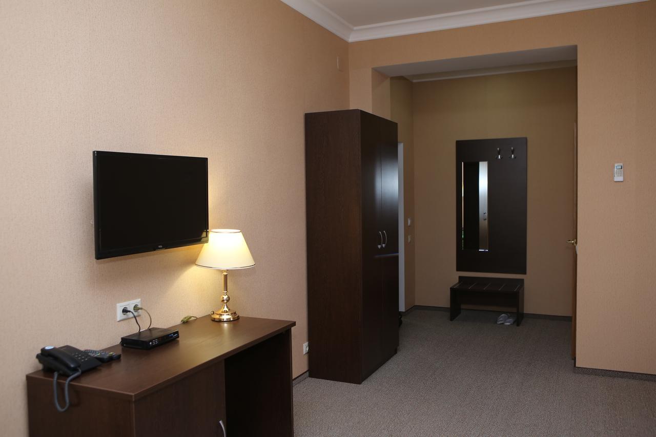 Hotel Aner Asztana Kültér fotó