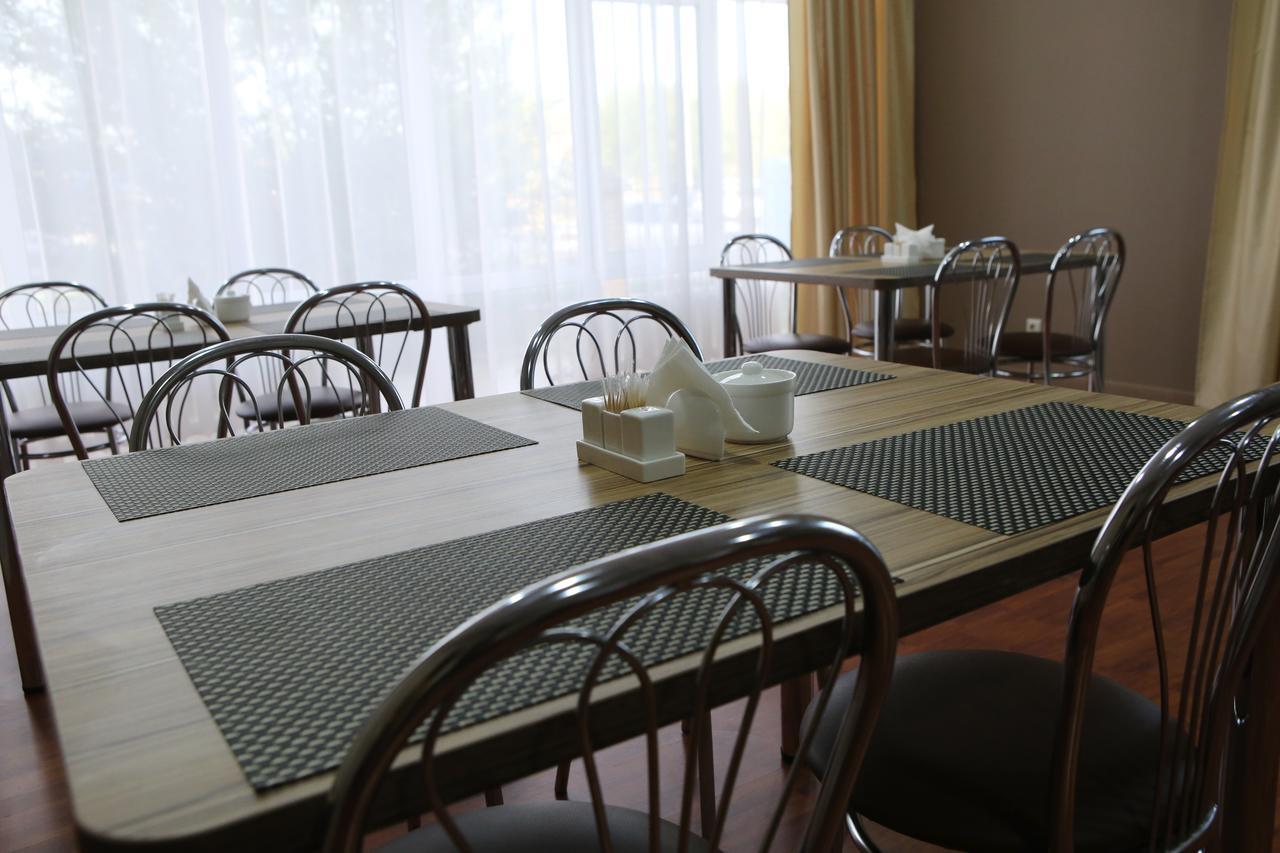Hotel Aner Asztana Kültér fotó