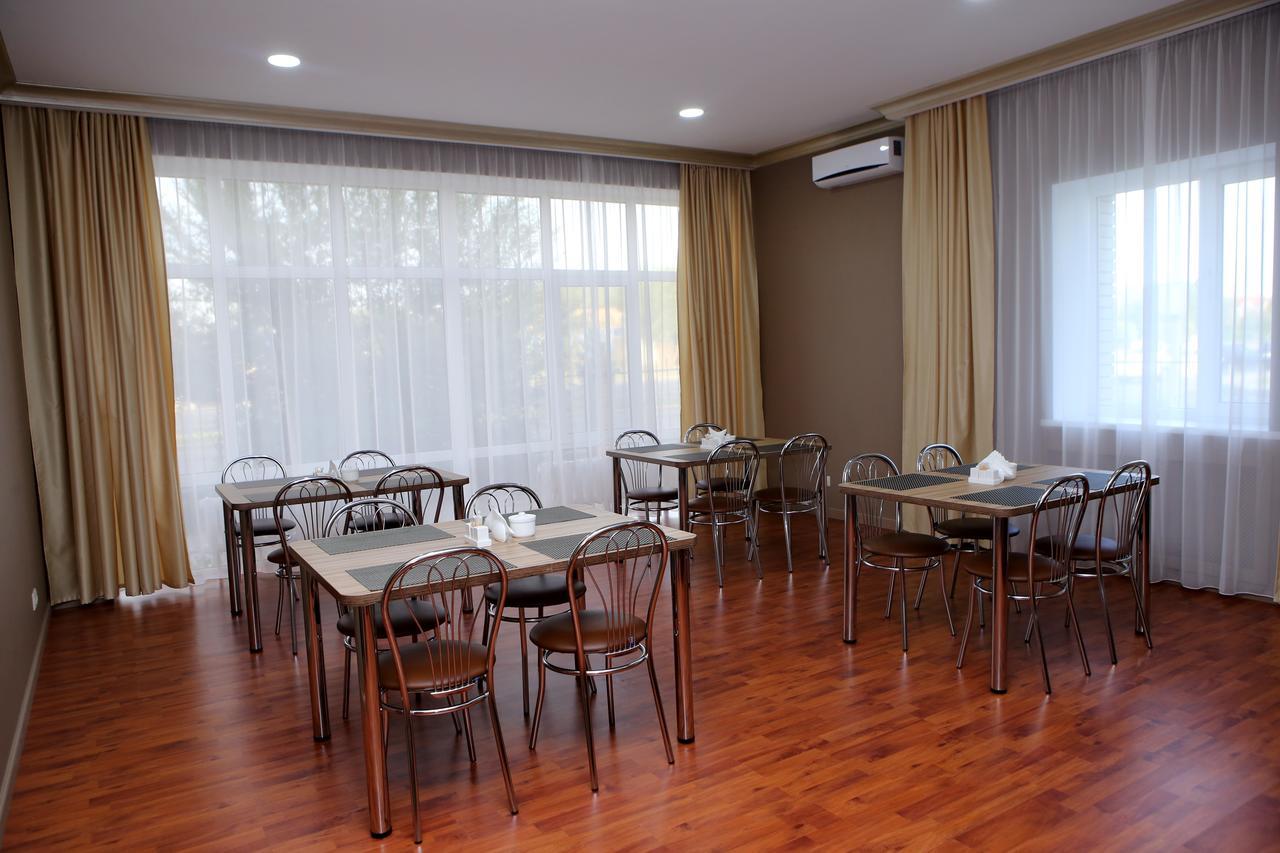 Hotel Aner Asztana Kültér fotó