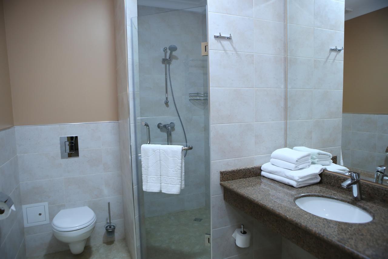 Hotel Aner Asztana Kültér fotó