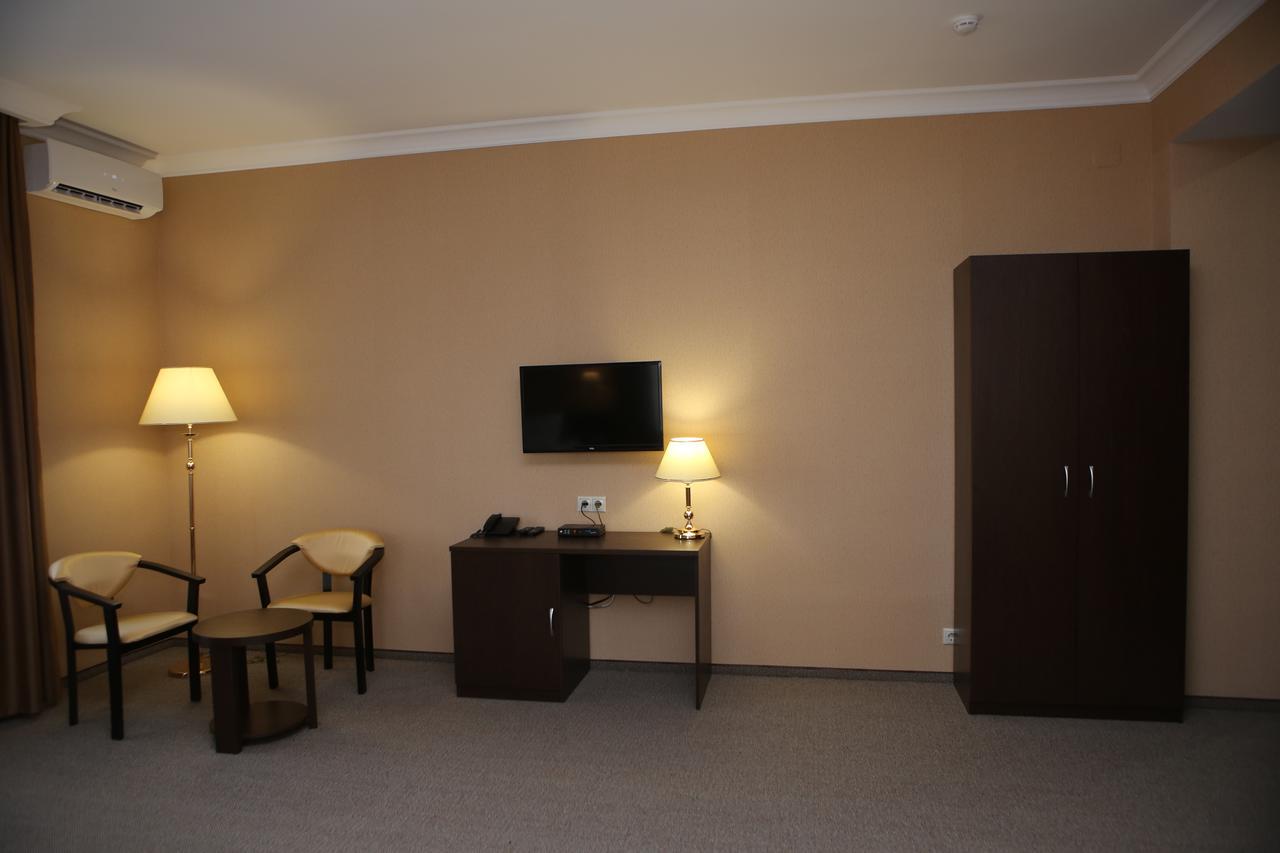 Hotel Aner Asztana Kültér fotó