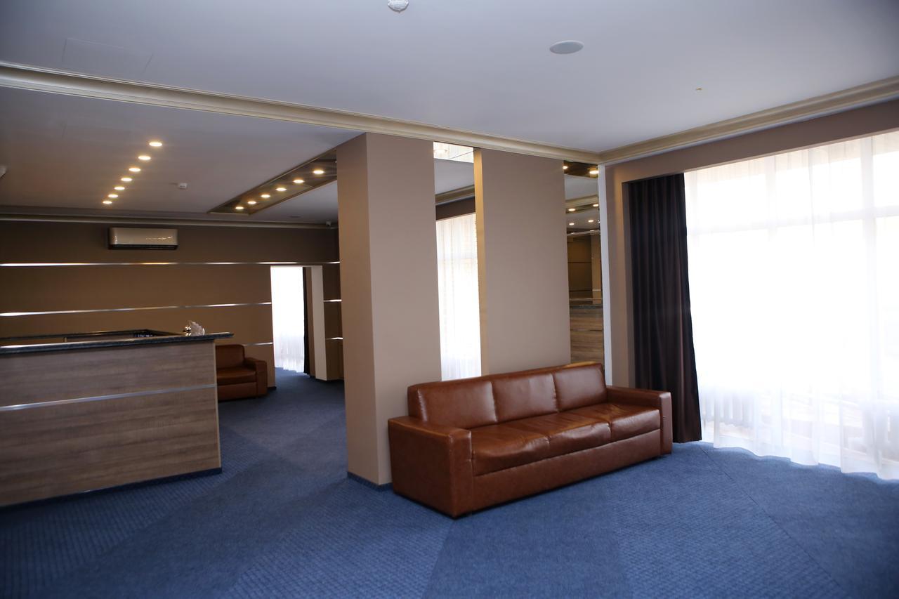 Hotel Aner Asztana Kültér fotó