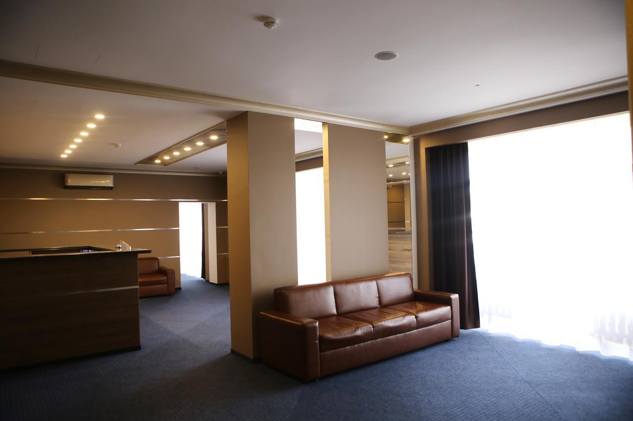 Hotel Aner Asztana Kültér fotó