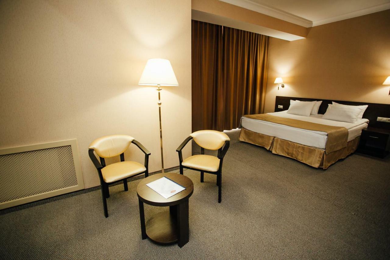 Hotel Aner Asztana Kültér fotó